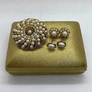 💛 Gold Plated Faux Pearl Brooch & Earring Set | Statement Old Hollywood